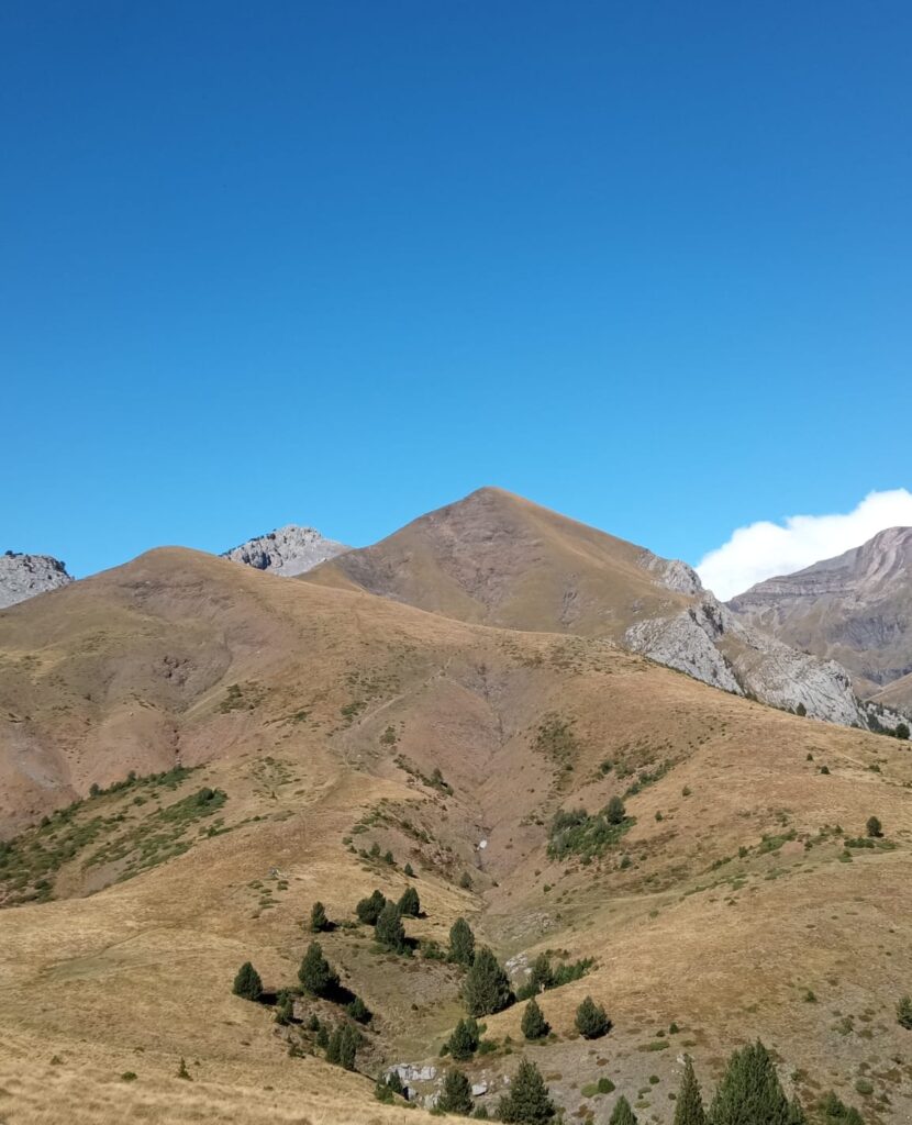 Comodoto de fondo. Una de las mejores rutas de Ciclomontañismo del Valle de Pineta