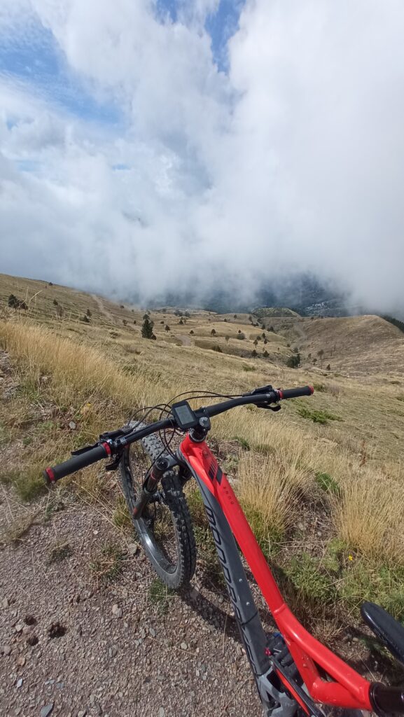 Pista de subida al Gallinero en Puro Pirineo